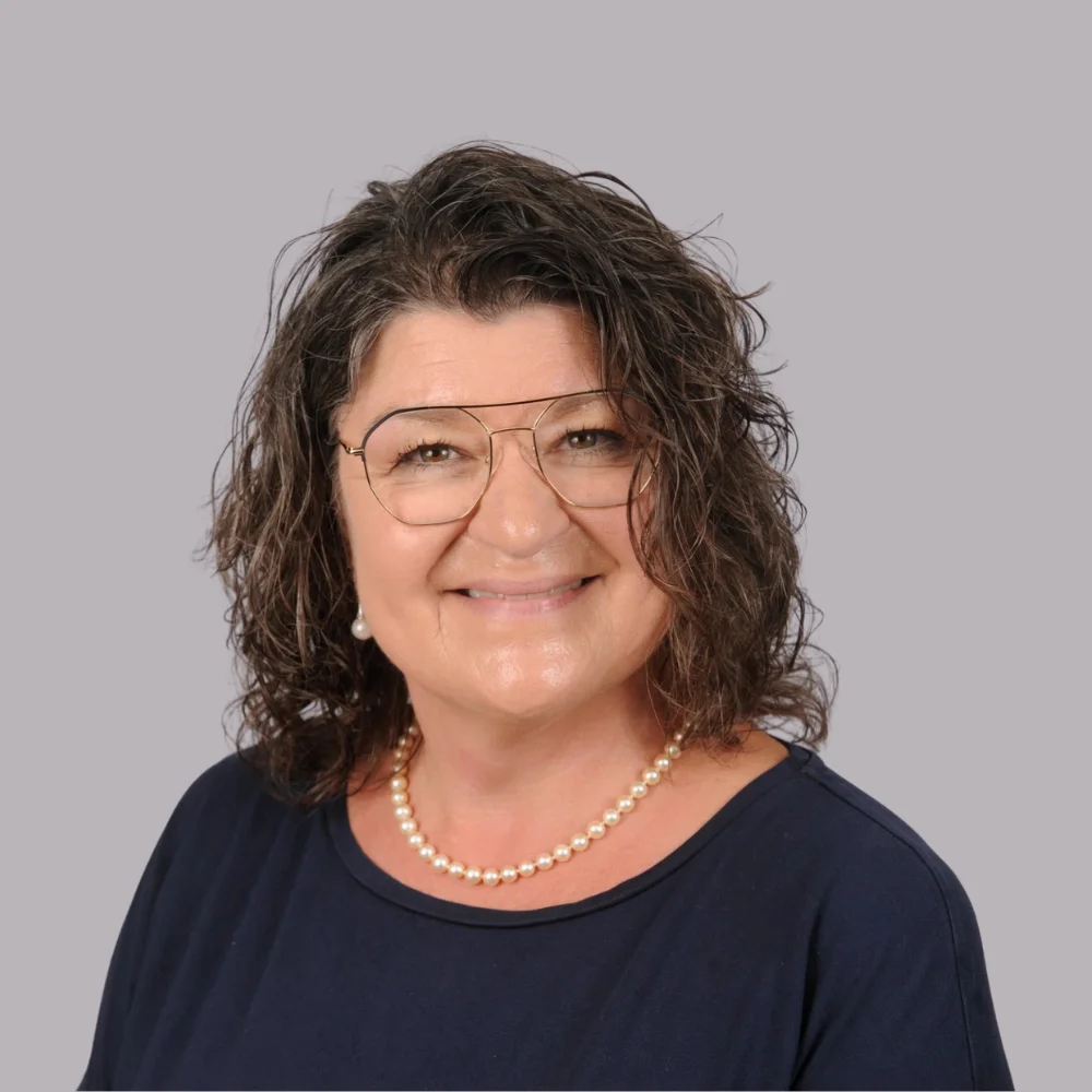 Christine Willner, Beratung und Verkauf für Uhren und Schmuck bei Uhren Optik Stein in Hofheim in Unterfranken